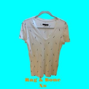 This V-kneck Rag and bone 100% white tee so easy for summer